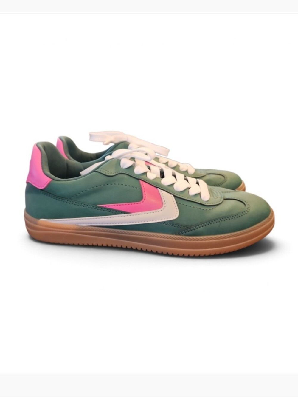 DV DOLCE VITA Sybela Retro Sneaker Shoes Women 9 Green Pink Low Top Athleisure